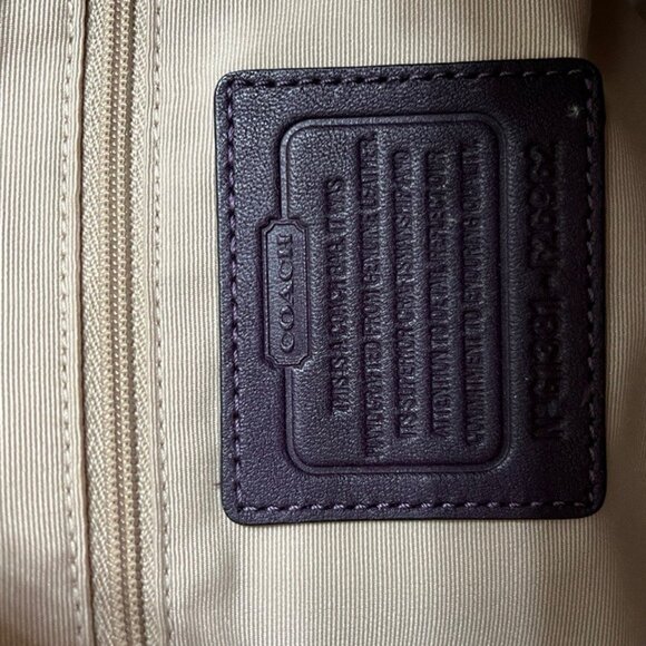 COACH PATENT LEATHER BAG - BRAND NEW - NEVER USED - AUBERGINE PURPLE - Picture 4 of 4